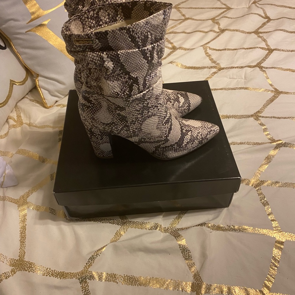 These boots are practically brand new, only been worn a few time